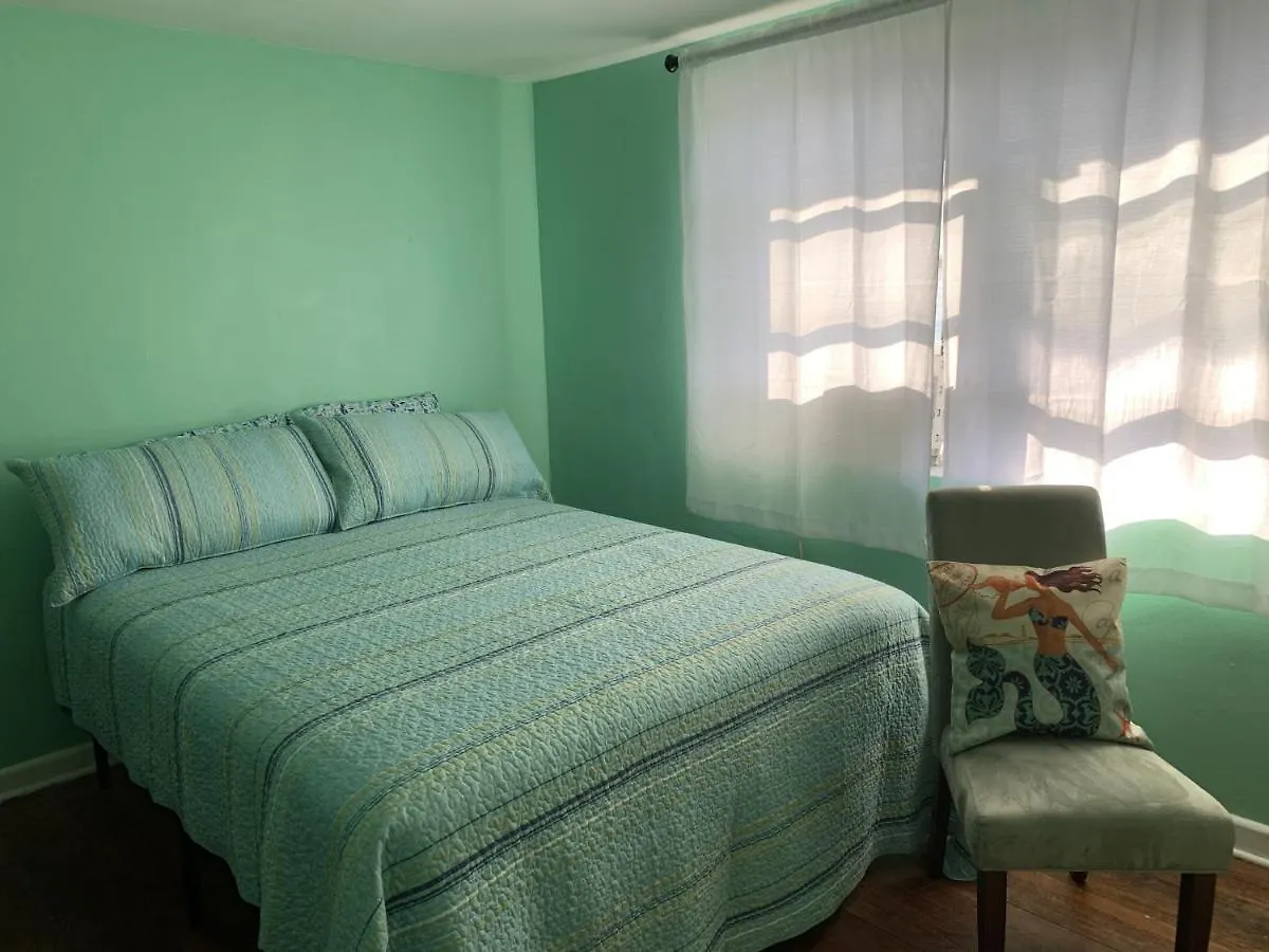 Beach Side Studio #4 Apts North Camellia Acres United States
