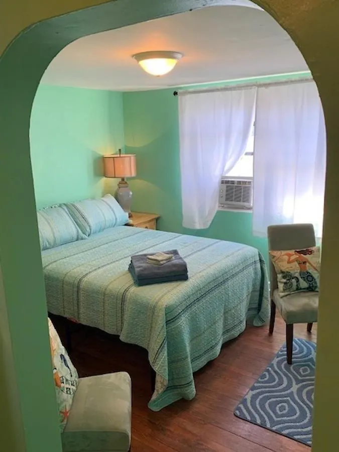 Apartment Beach Side Studio #4 Apts North Camellia Acres