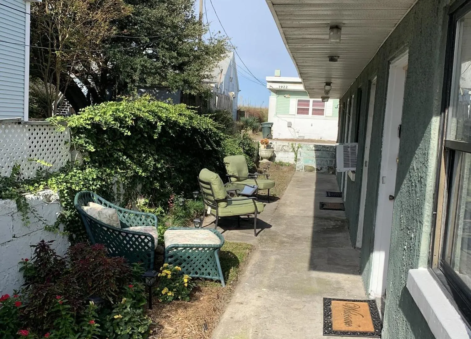 Beach Side Studio #4 Apts North Camellia Acres 0*,